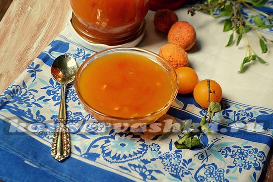 Кисло-сладкий соус из алычи и персика