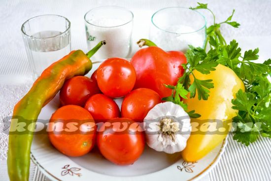 Ингредиенты для приготовления помидоров с чесноком