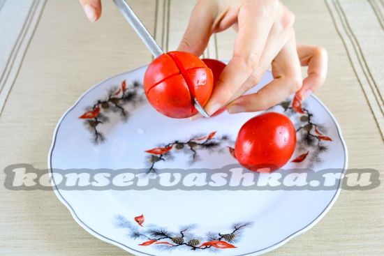 помидоры надрезать