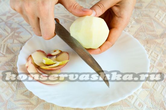 Очистить яблоки