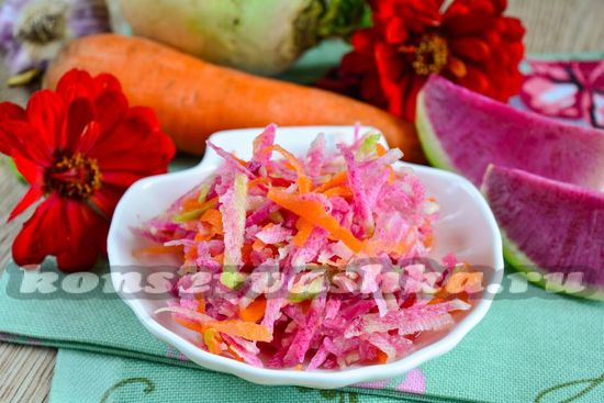 Рецепт салата из розовой редьки с морковкой