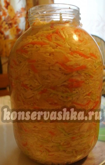 утрамбовать капусту в банку