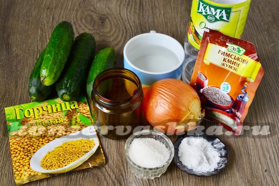 Ингредиенты для приготовления маринованных огурцов в микроволновке
