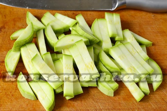 кабачки нарезать брусочками