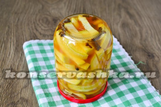 закручиваем крышками