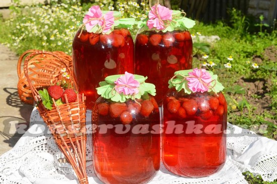 рецепт вкусного клубничного компота