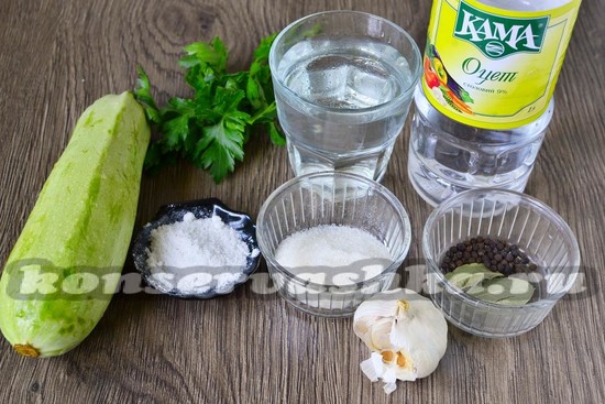 Ингредиенты для приготовления маринованных кабачков баз стерелизации