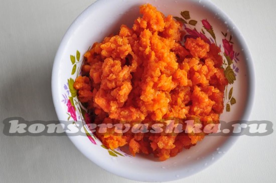 морковь перекрутим на мясорубке