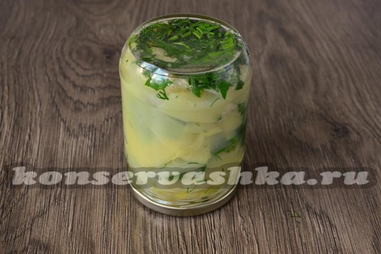 заливаем рассолом, закатываем банки