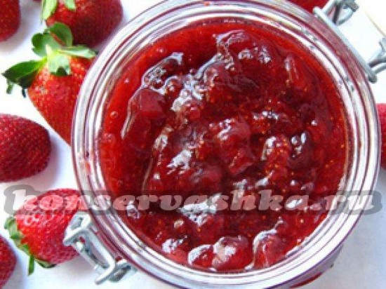 Цельное клубничное варенье