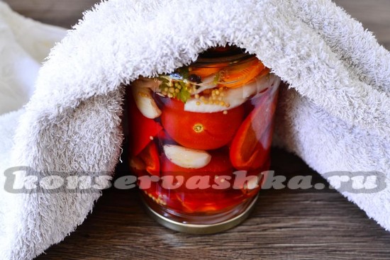 Закатав крышками