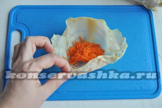 выложите морковь