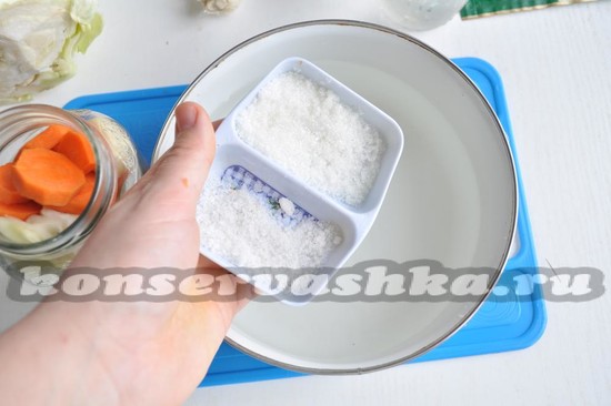 добавьте сахар и соль