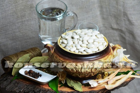 Ингредиенты для приготовления маринованной фасоли на зиму