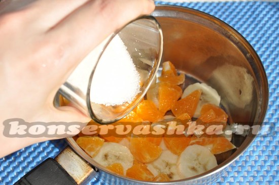всыпьте сахар