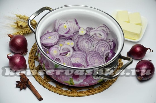Ложим лук к маслу