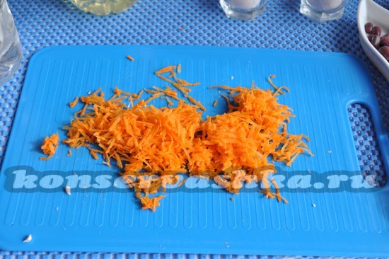 натрите морковь