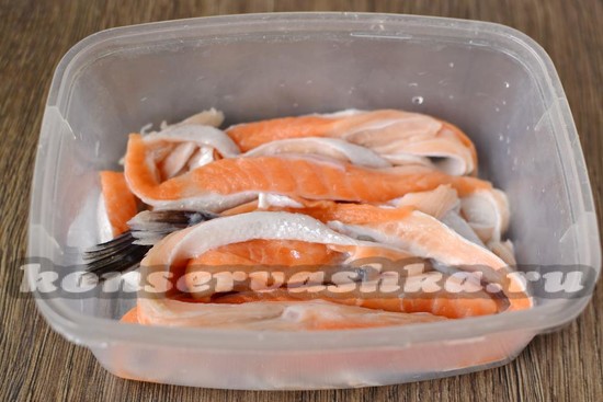 брюшки нарезать и уложить