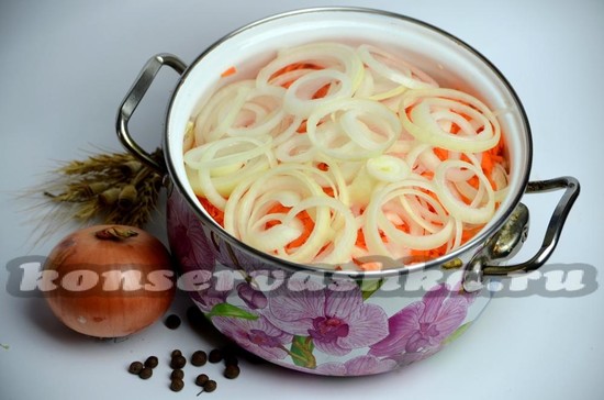 кладем лук
