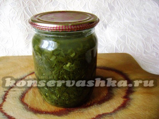 Закатайте банки специальным ключом.