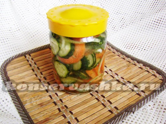 Салат из огурцов и морковки на зиму