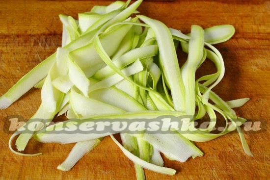 Кабачки нарезать