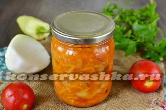 Салат из перца, помидор, моркови и лука на зиму