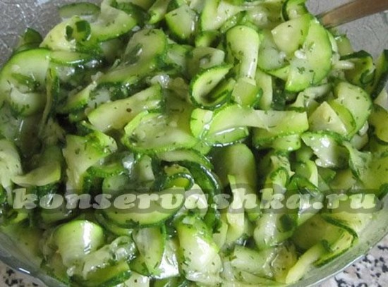 Кабачки маринованные мгновенного