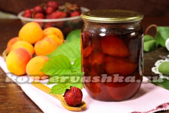 закатываем банки крышками