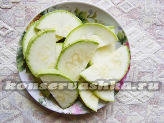 Кабачки нарезать