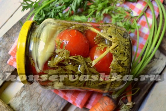 закатываем банки крышками
