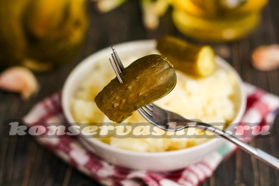 Огурцы, соленые на зиму, хрустящие, в банках