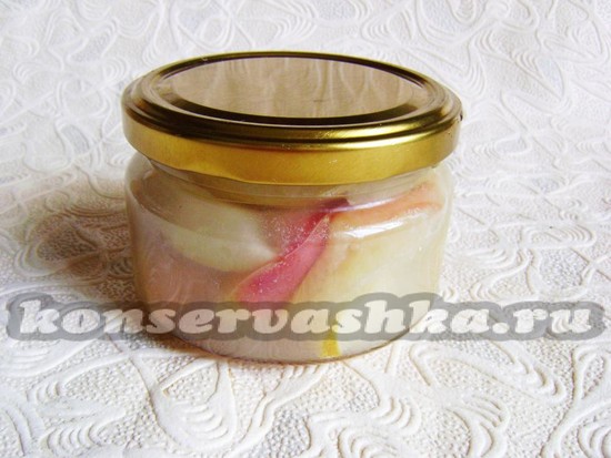 закатываем банки крышками