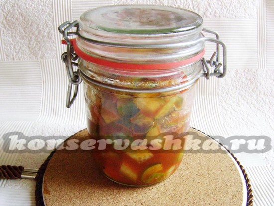 закатать банки крышками