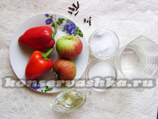 Ингредиенты для приготовления болгарского перца с яблоками на зиму