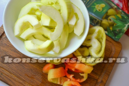 Кабачки нарезать