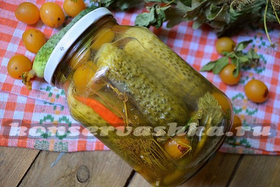 Огурцы с алычой на зиму.