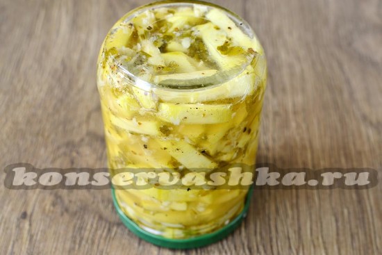 закатываем банки крышками