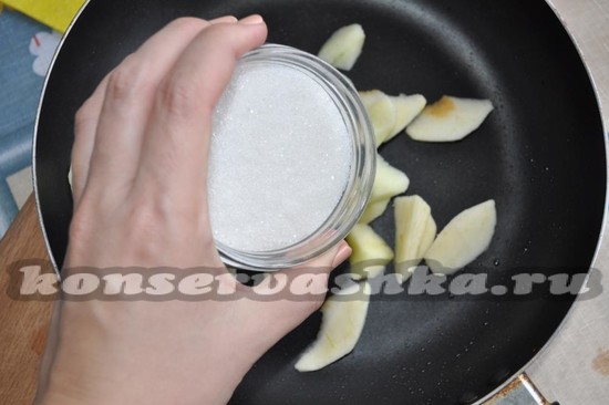 всыпаем сахар