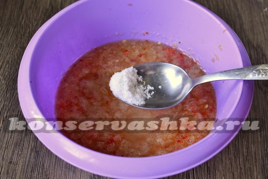 вливаем уксус