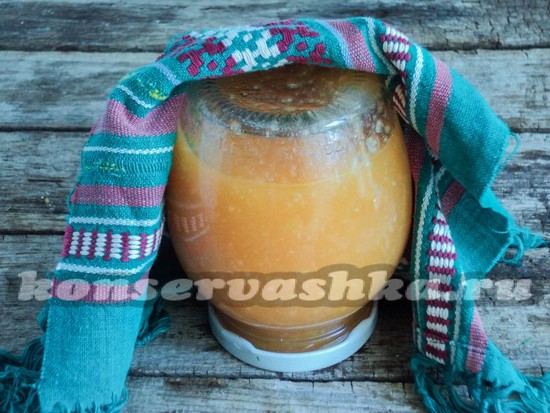 закатываем банки крышками