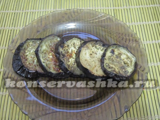кольца баклажанов запекаем