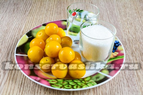 Ингредиенты для приготовления пюре из алычи