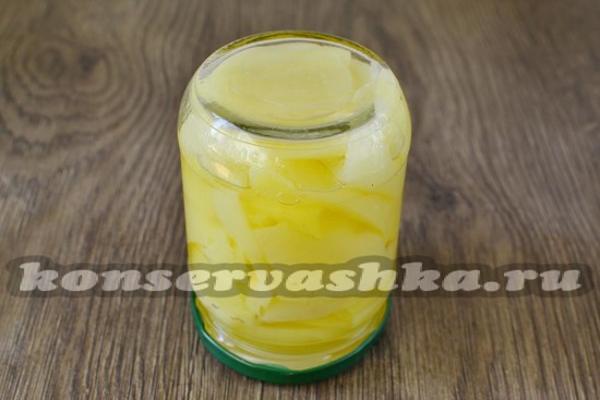 закатать банки крышками