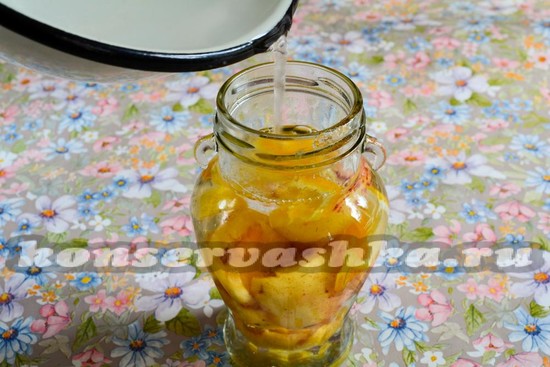 Залить горячим сиропом