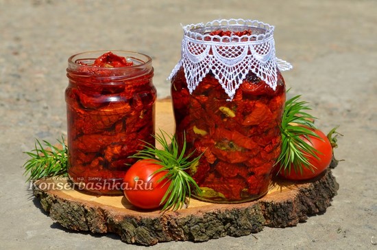 Банки закрывают плотными крышками