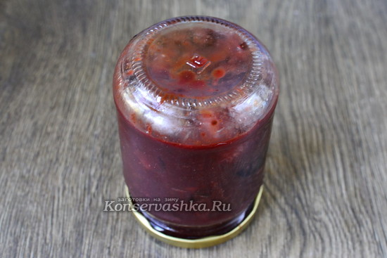выложить в банку, закатать