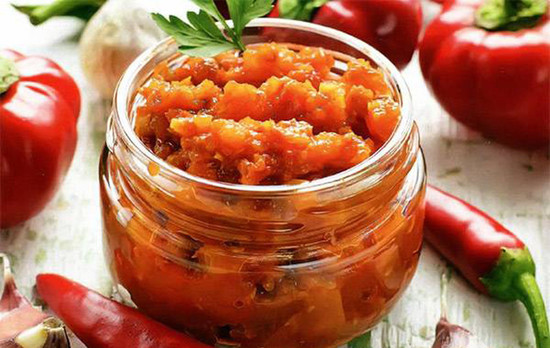 Домашняя аджика с хреном на зиму: самые вкусные рецепты с фото