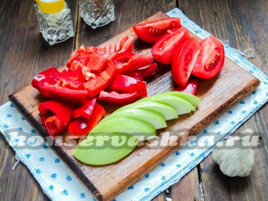 Аджика с яблоками и помидорами на зиму: лучшие рецепты приготовления