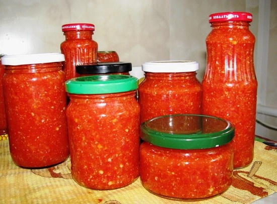 Аджика с яблоками и помидорами на зиму: лучшие рецепты приготовления